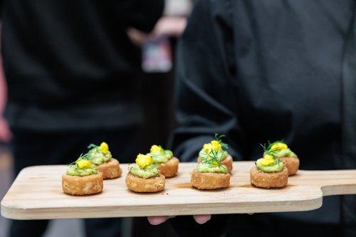 mobile - carousel-hero-element image-4